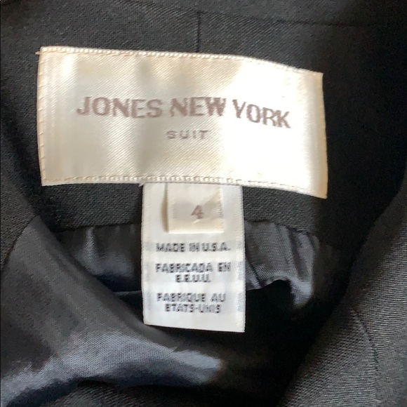 Vintage Jones New York Suit - Picture 3 of 3